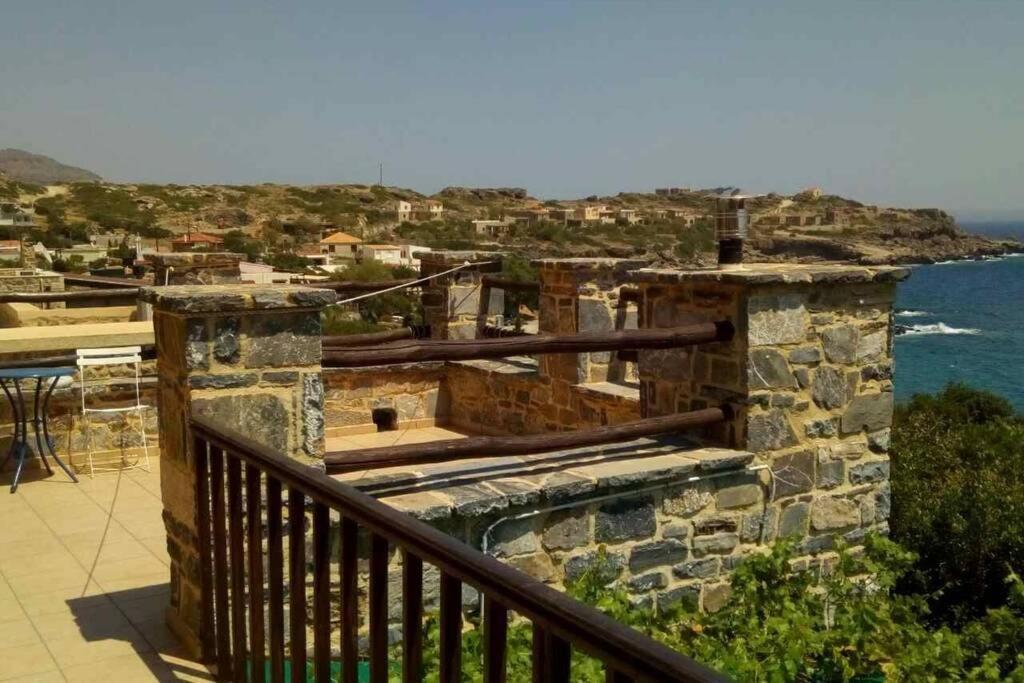 Traditional Stone House By The Sea... Kapetanianá Exterior foto