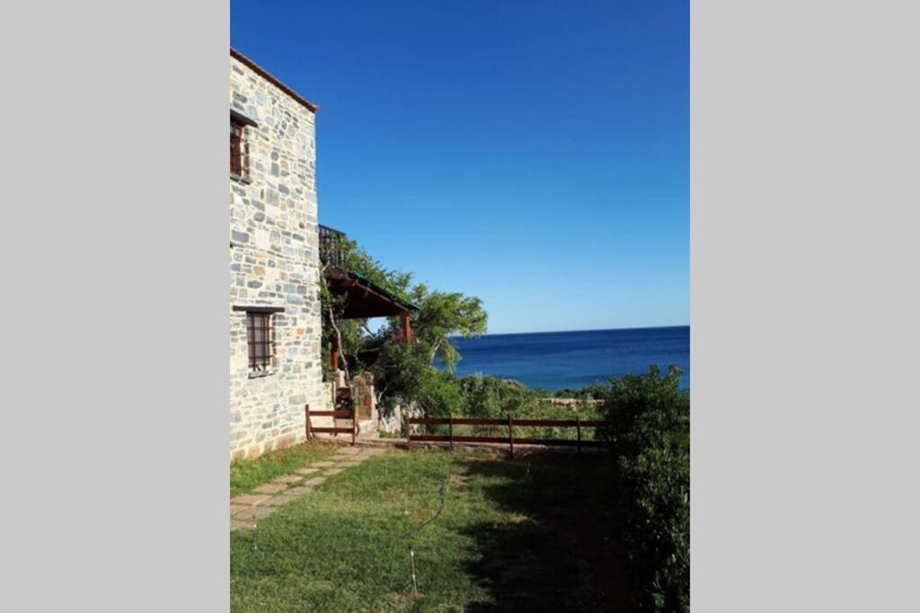 Traditional Stone House By The Sea... Kapetanianá Exterior foto