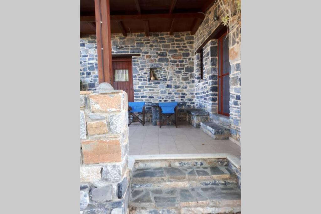 Traditional Stone House By The Sea... Kapetanianá Exterior foto